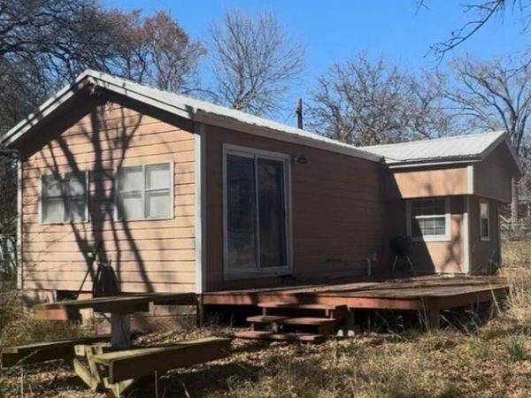 610 Oak Tree Road, Gordonville, TX 76245