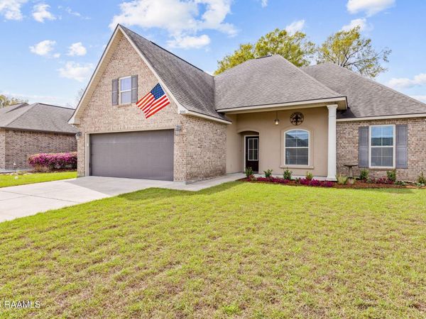 208 Marston House Drive, Youngsville, LA 70592