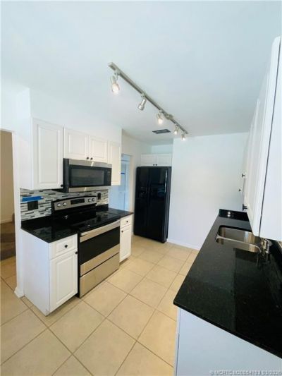 316 Hernando Street, Unit B, Fort Pierce, FL 34949 Photo