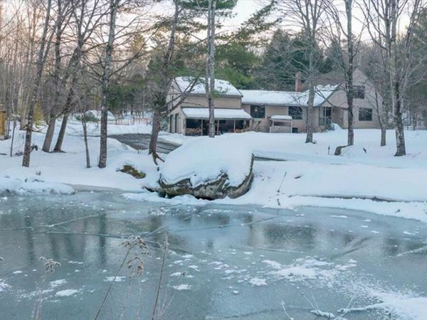 376 Main Street, Wayne, ME 04284