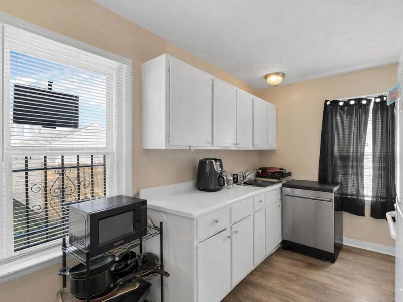 2422 Joyce Avenue, Columbus, OH 43211 Photo 3