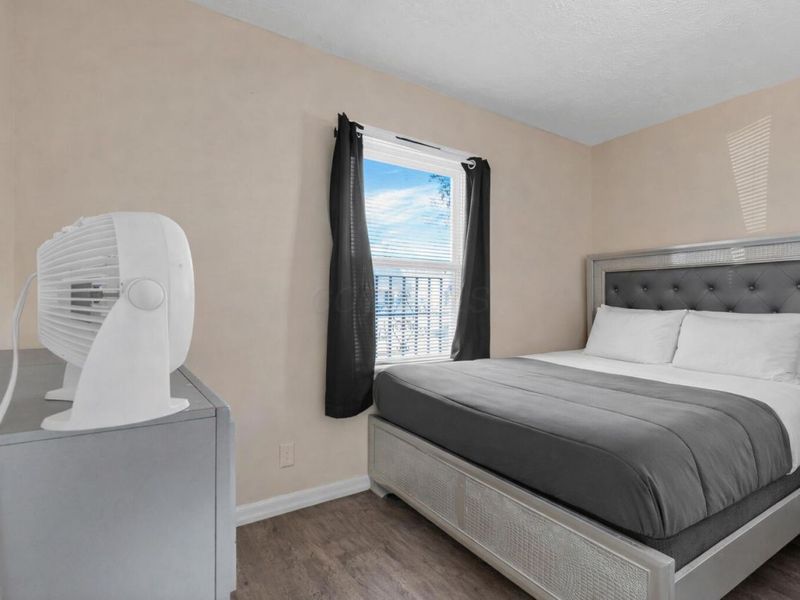 2422 Joyce Avenue, Columbus, OH 43211 Photo 9