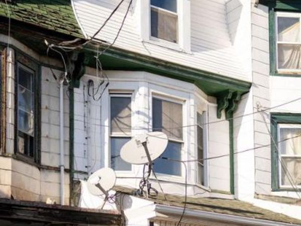 11 E COMMERCE STREET , SHAMOKIN, PA 17872