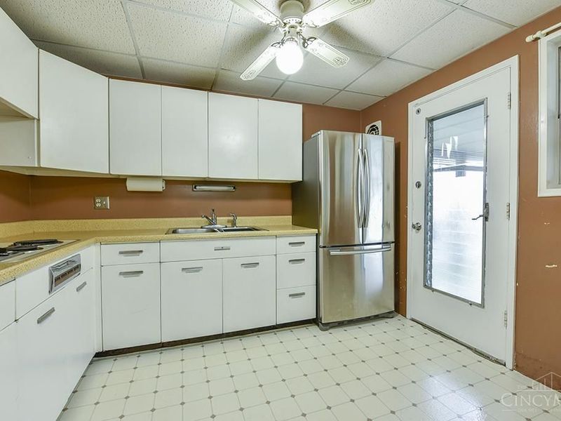 16 Japonica Drive, Greenhills, OH 45218 Photo 10