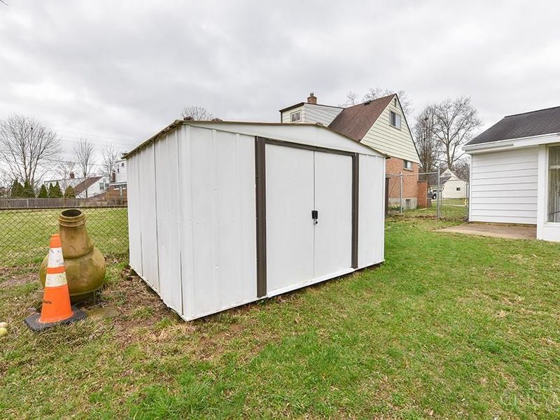 16 Japonica Drive, Greenhills, OH 45218 Photo 25