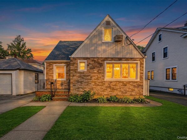 38 Hawthorne Avenue, Floral Park, NY 11001