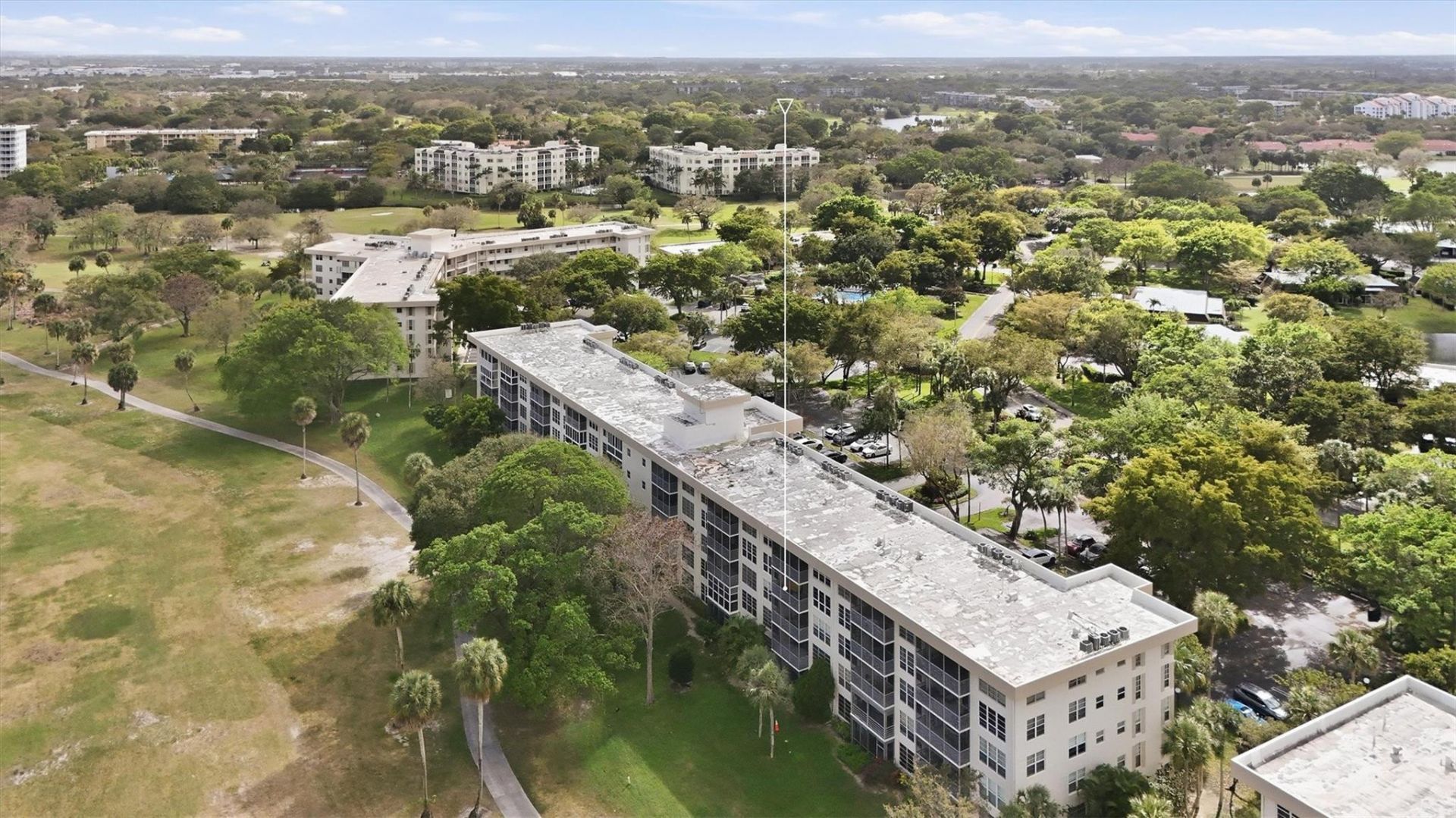 3850 Oaks Clubhouse Drive, Unit 408, Pompano Beach, FL 33069 Photo