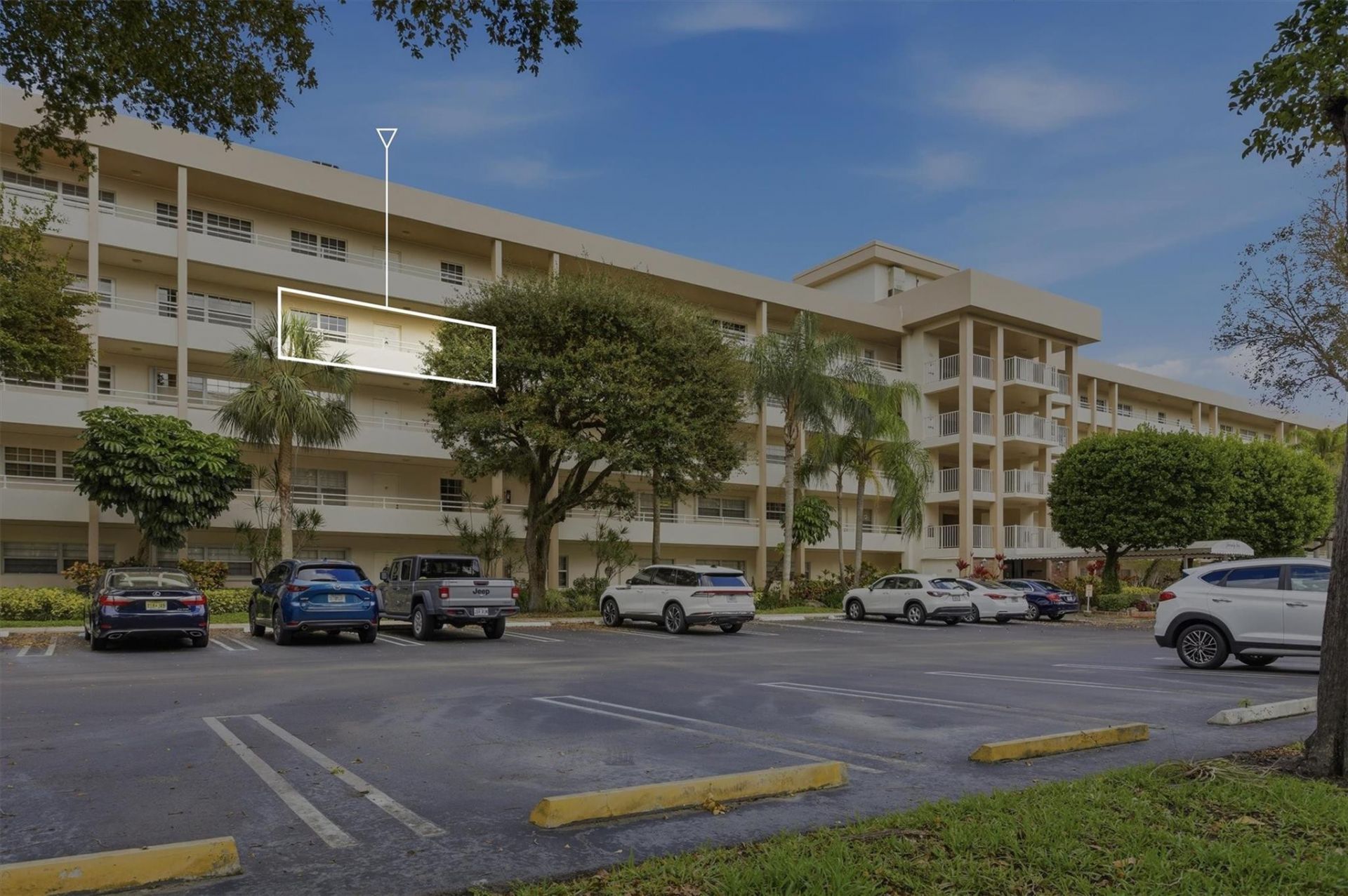 3850 Oaks Clubhouse Drive, Unit 408, Pompano Beach, FL 33069 Photo