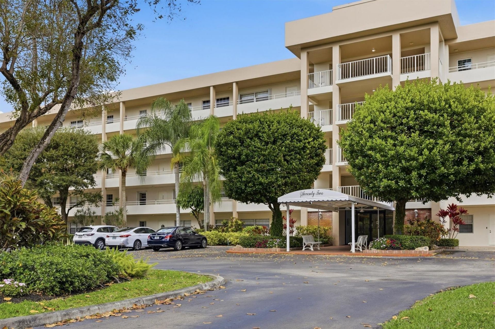 3850 Oaks Clubhouse Drive, Unit 408, Pompano Beach, FL 33069 Photo