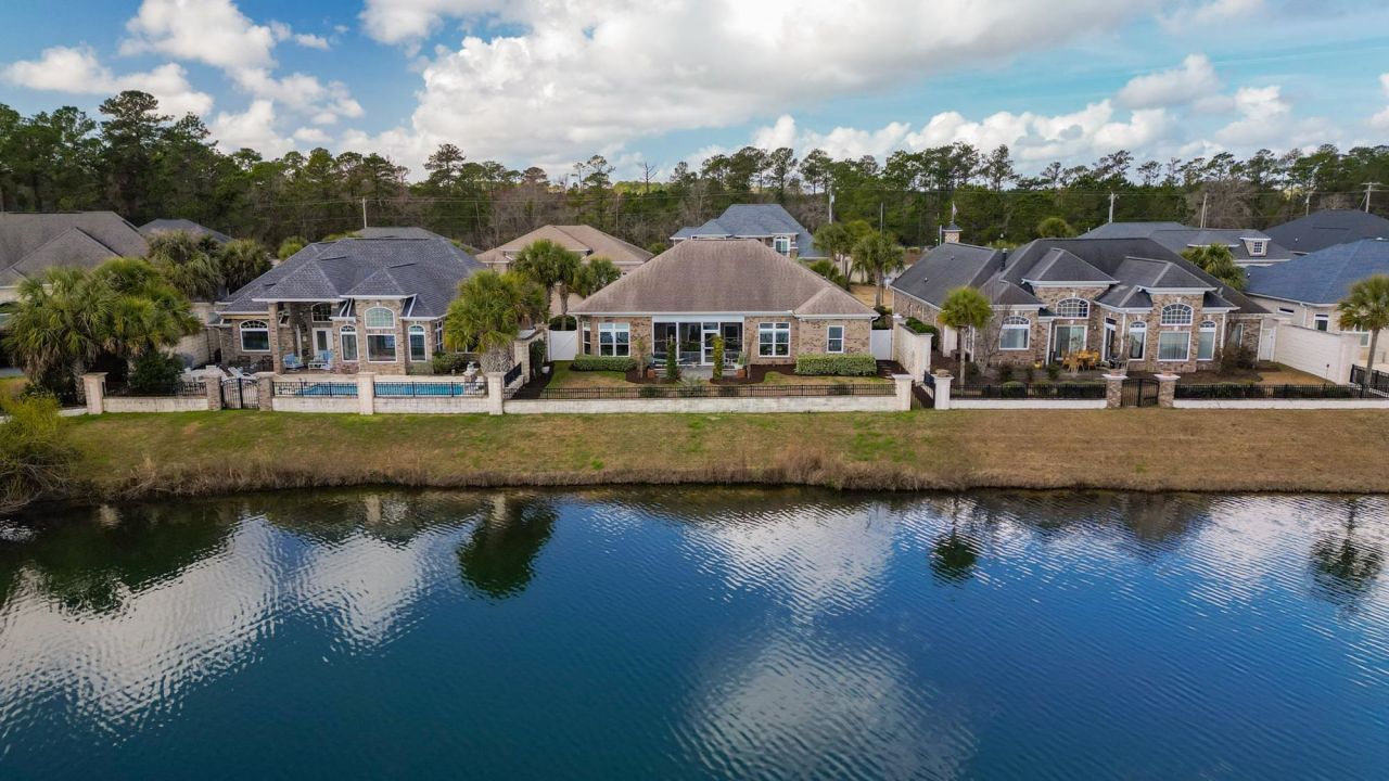 424 Waterfall Circle Photo 18