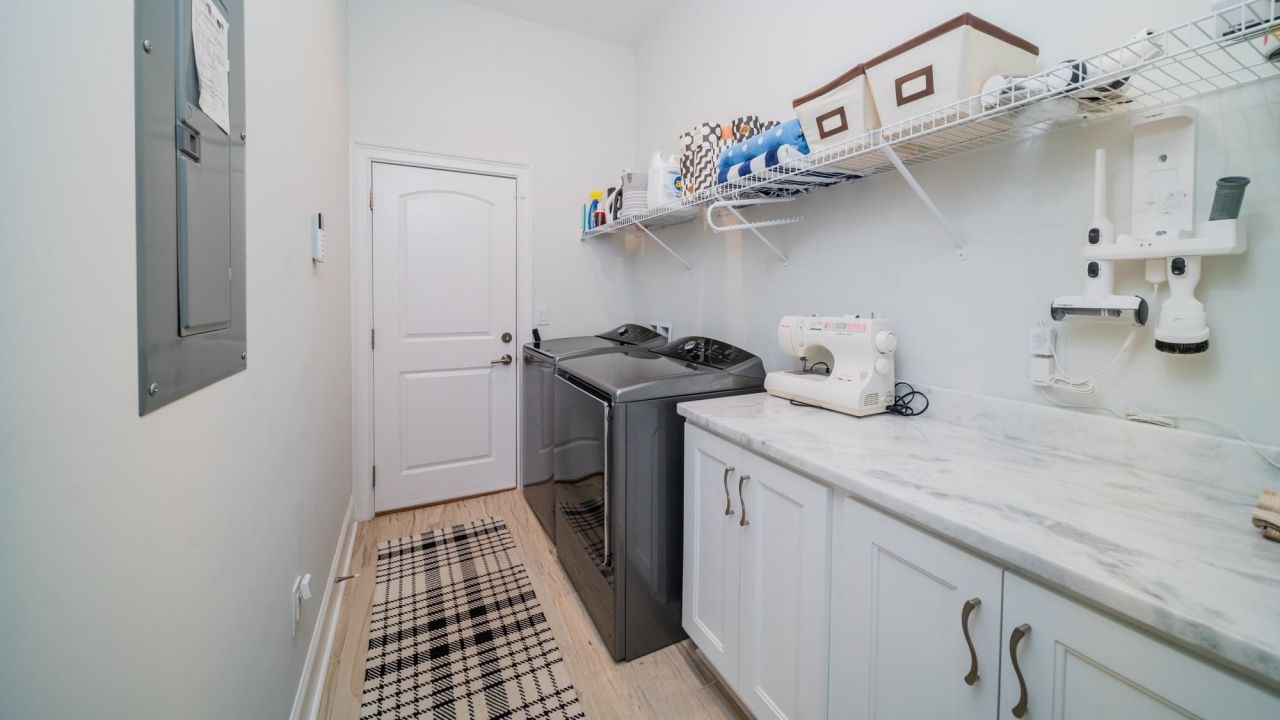 424 Waterfall Circle Photo 28