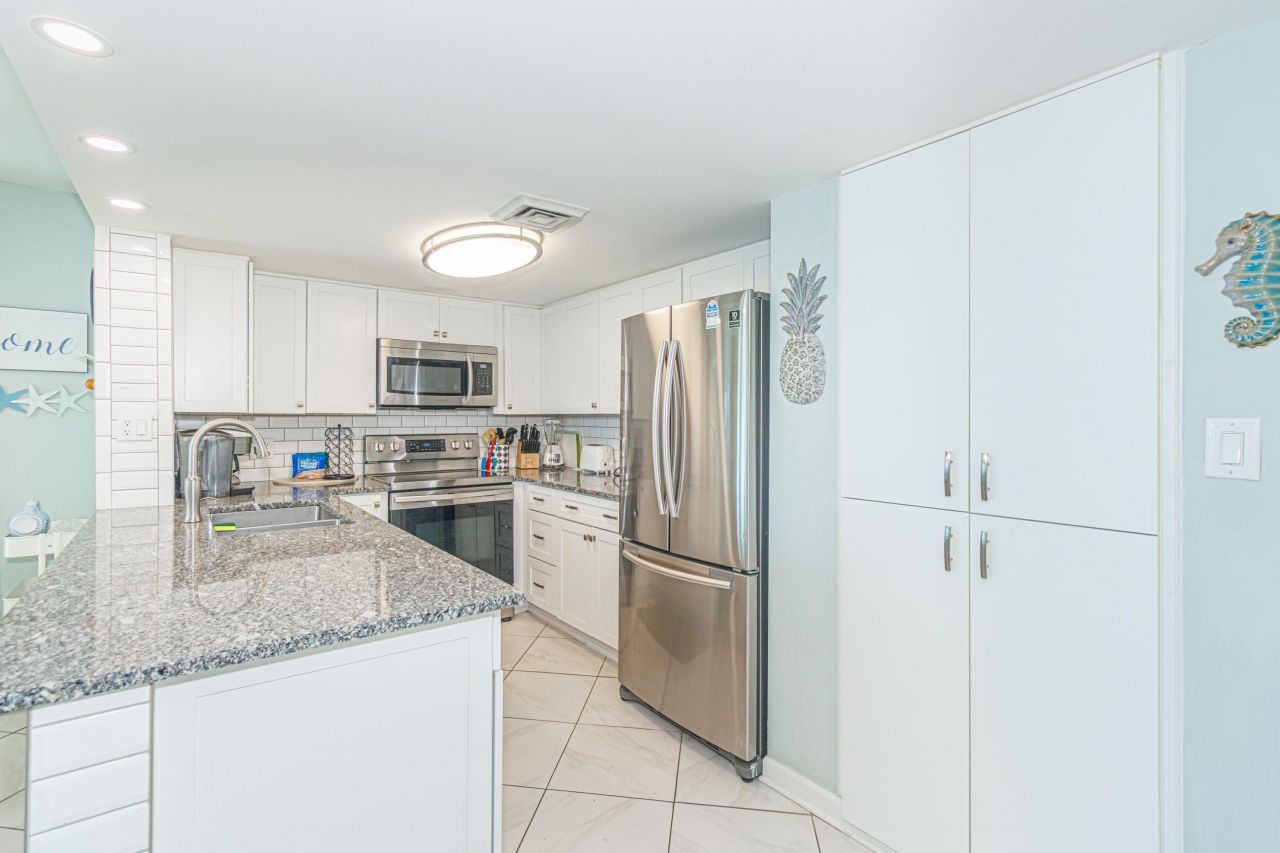 200 76th Ave. N  Photo 11