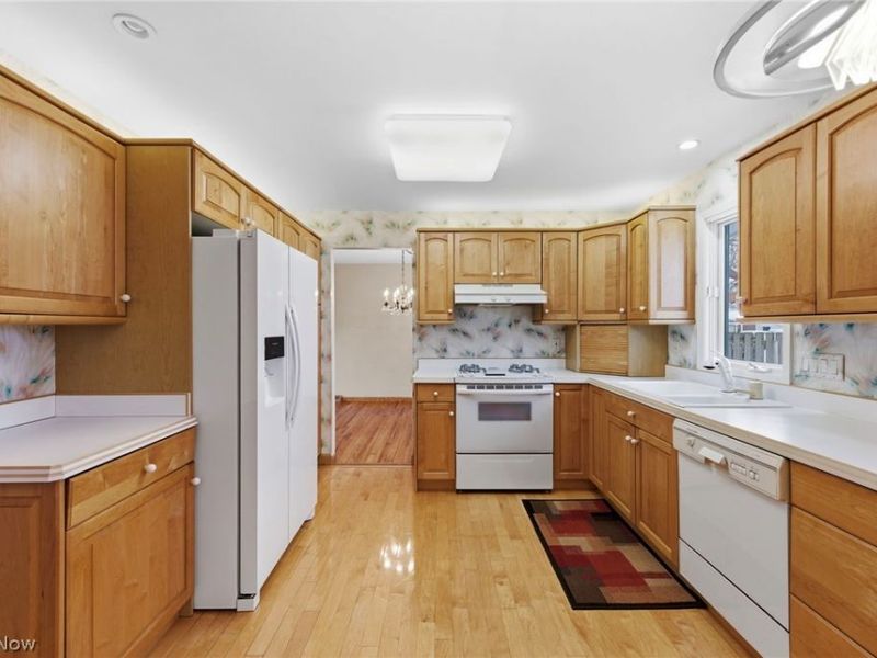 5953 Ashcroft Drive, Mayfield Heights, OH 44124 Photo 8