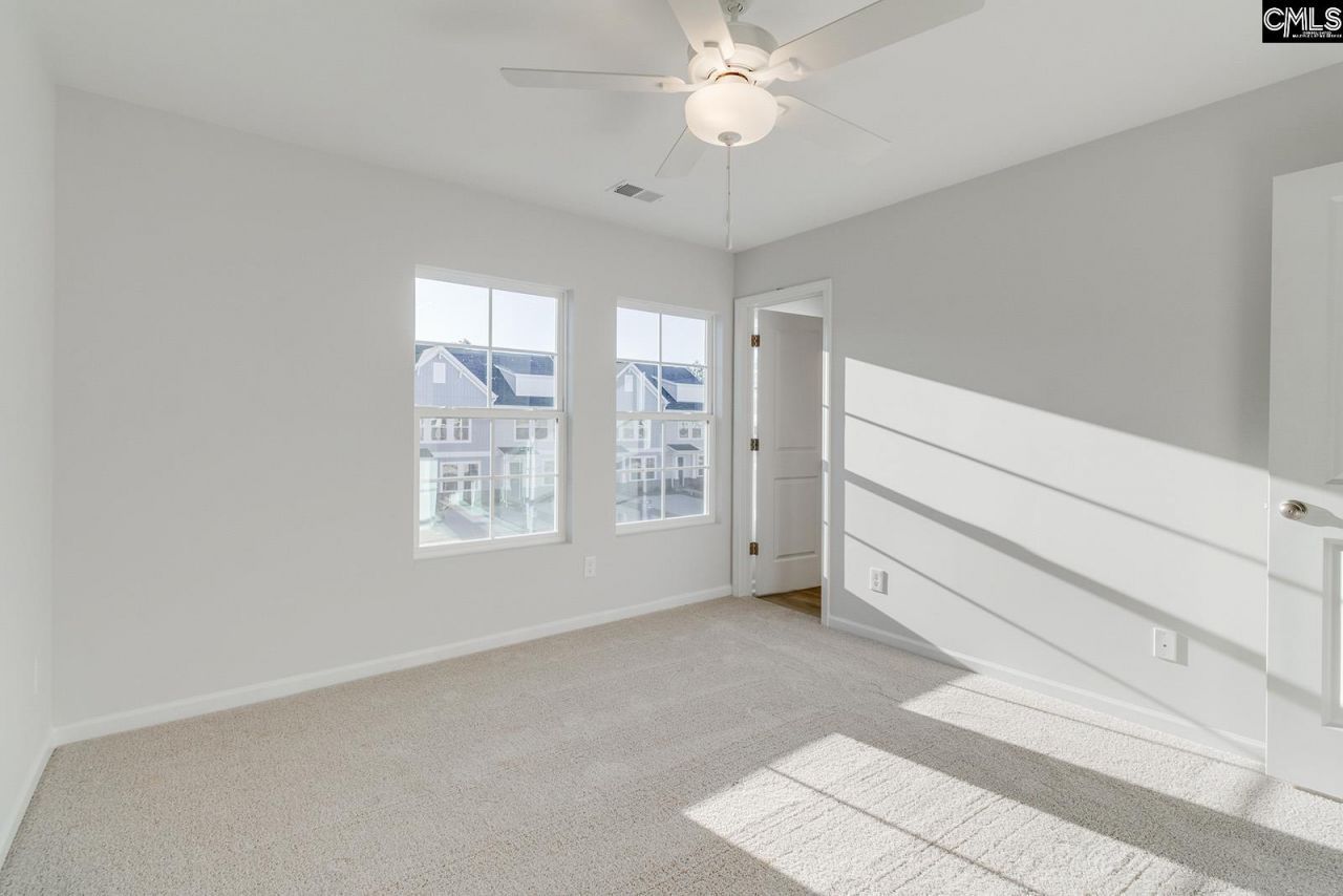 3049 Harboview Drive Photo 14