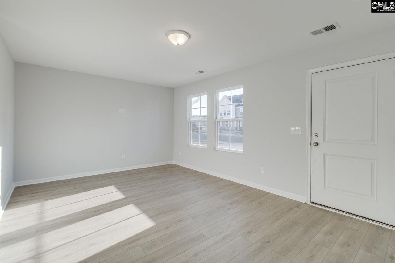 3049 Harboview Drive Photo 5