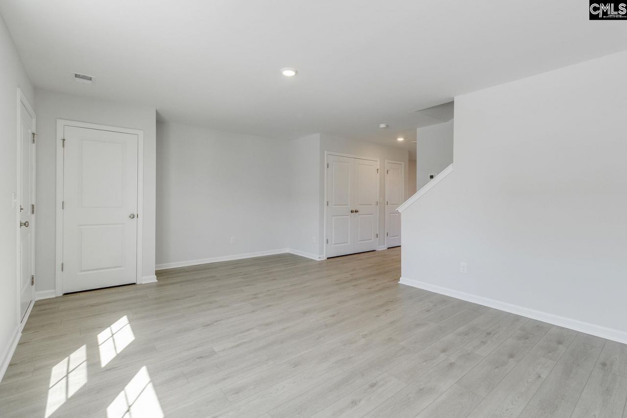 3049 Harboview Drive Photo 6