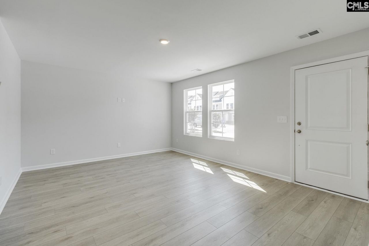 3049 Harboview Drive Photo 8