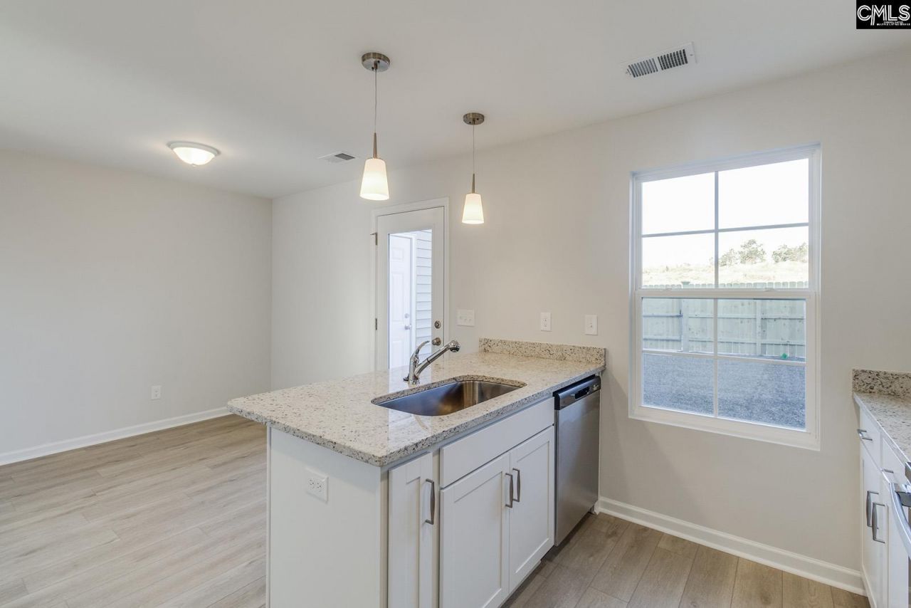 3049 Harboview Drive Photo 9