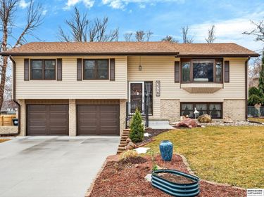 7715 Manderson Circle, Omaha, NE 68134