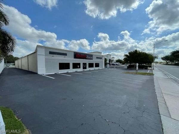 2665 Davis BLVD, NAPLES, FL 34104