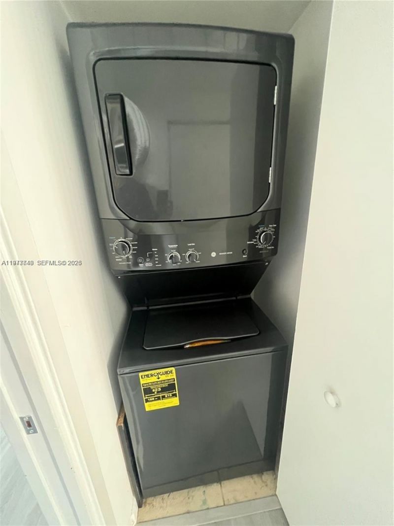 325 S Biscayne Blvd , Unit 2415, Miami, FL 33131 Photo