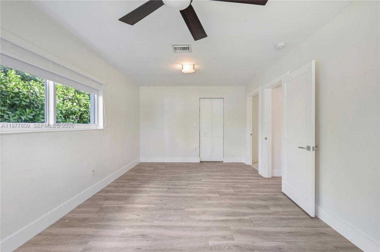 7750 SW 16th St , Miami, FL 33155 Photo