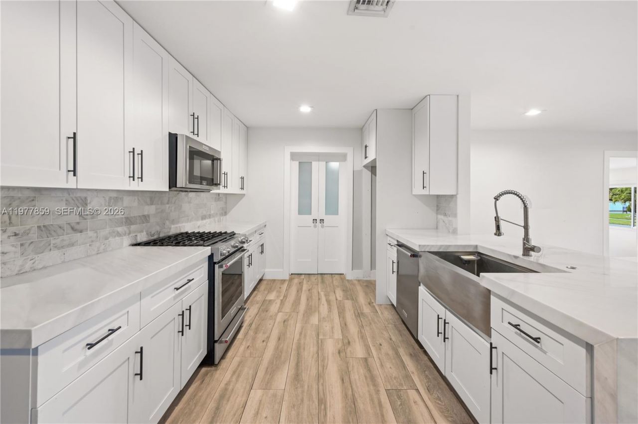 7750 SW 16th St , Miami, FL 33155 Photo