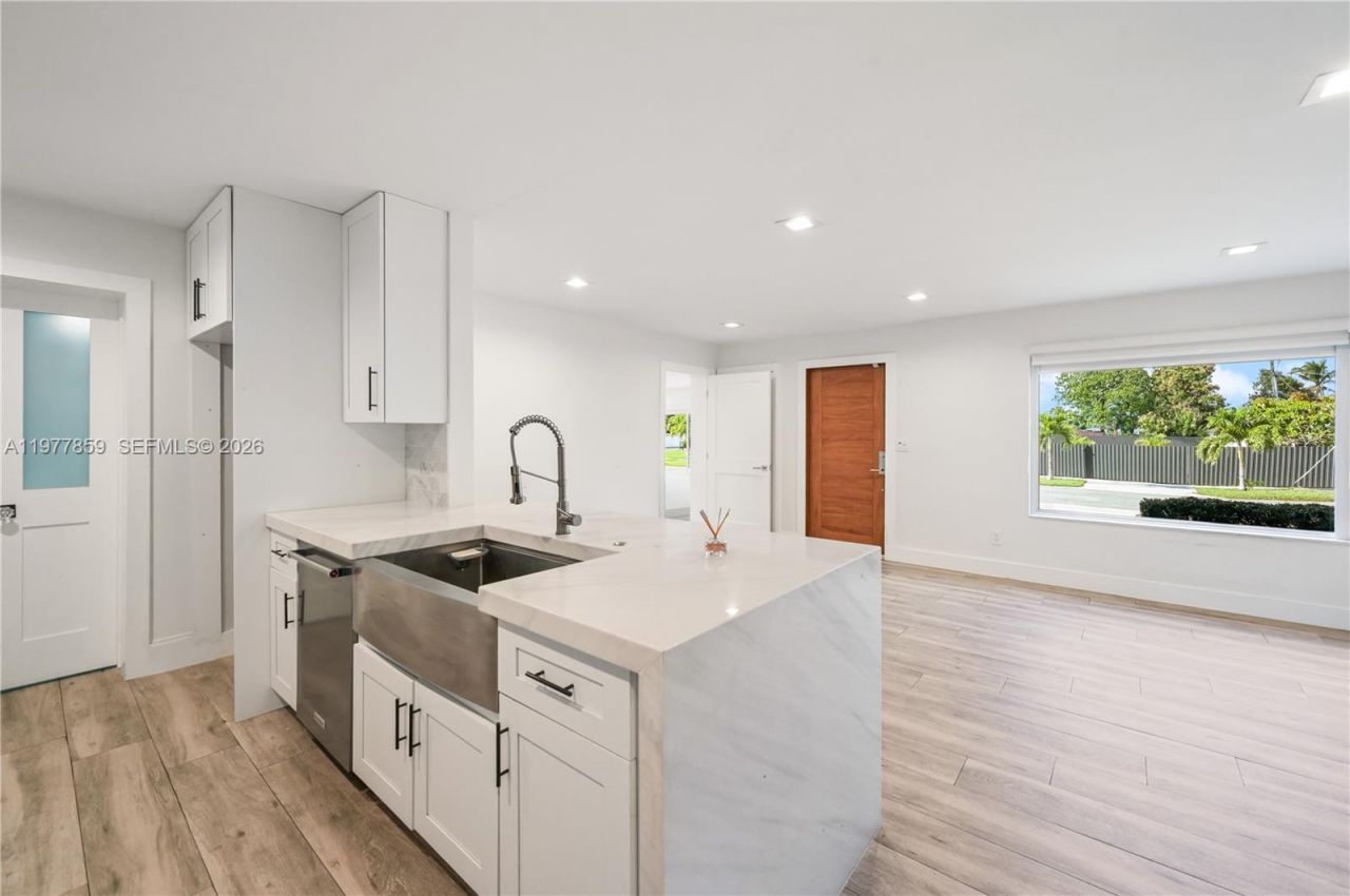 7750 SW 16th St , Miami, FL 33155 Photo