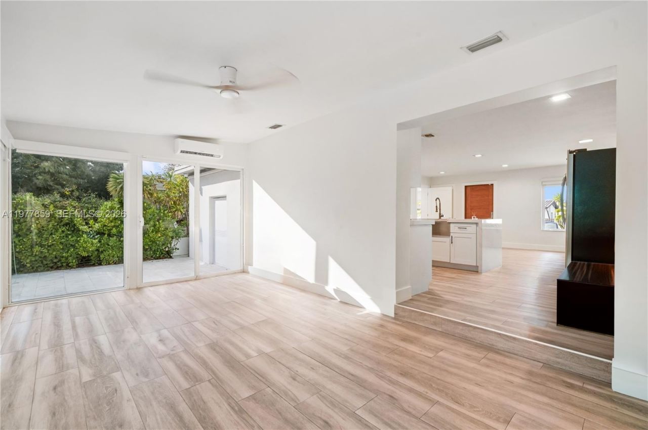 7750 SW 16th St , Miami, FL 33155 Photo