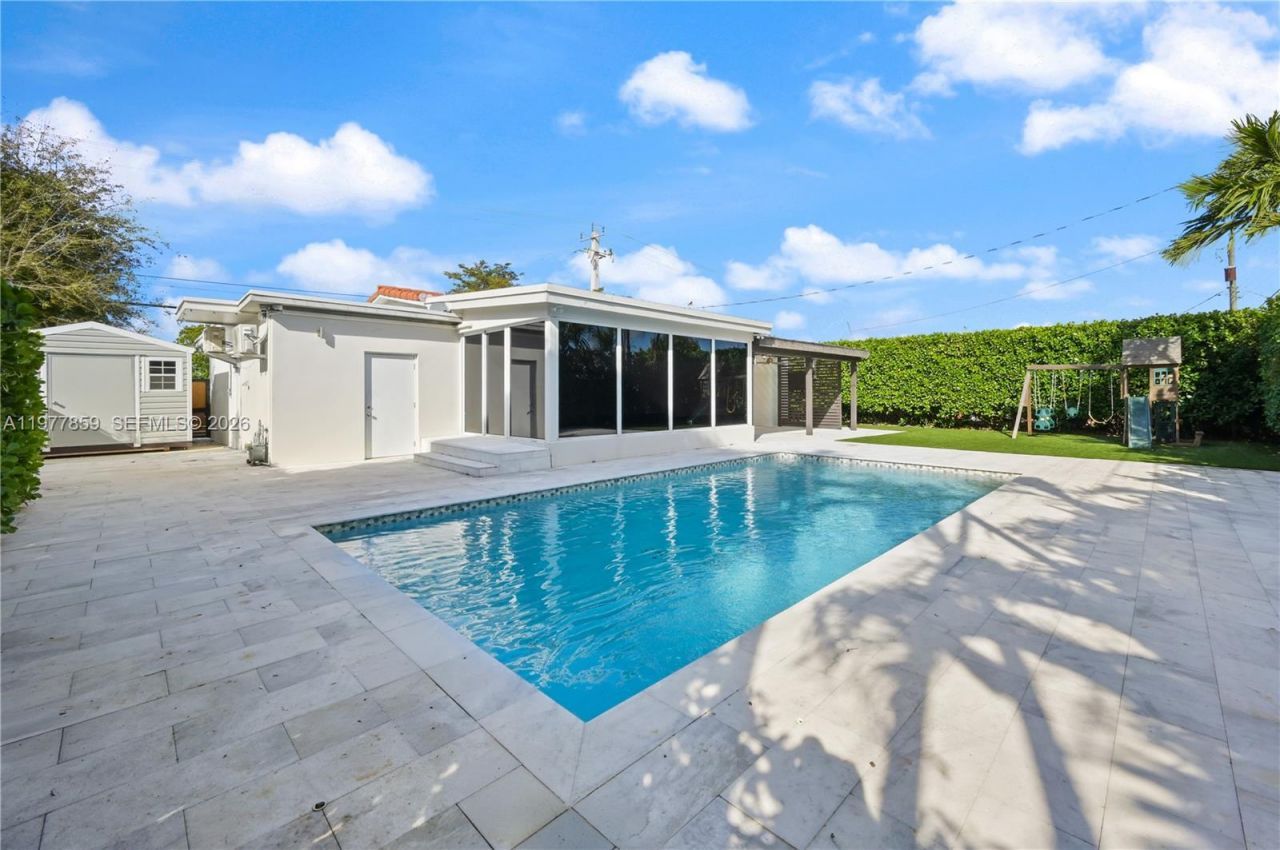 7750 SW 16th St , Miami, FL 33155 Photo