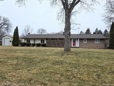 1134 Cayuga Drive, Grand Blanc Twp, MI 48439