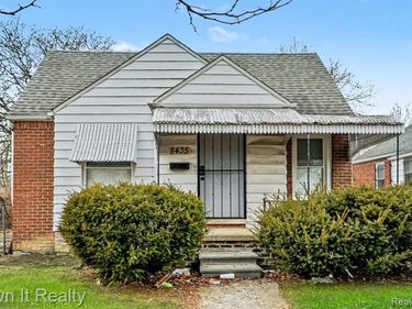 8435 Warwick Street, Detroit, MI 48228