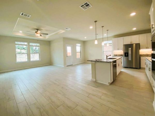 512 Hoot Owl LN S, Leander, TX 78641