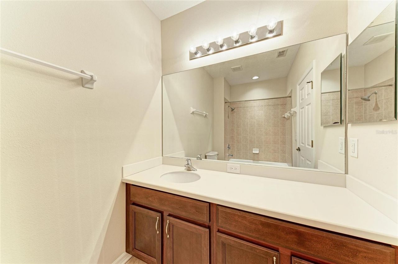 8160 Villa Grande Ct, Sarasota, FL 34243 Photo