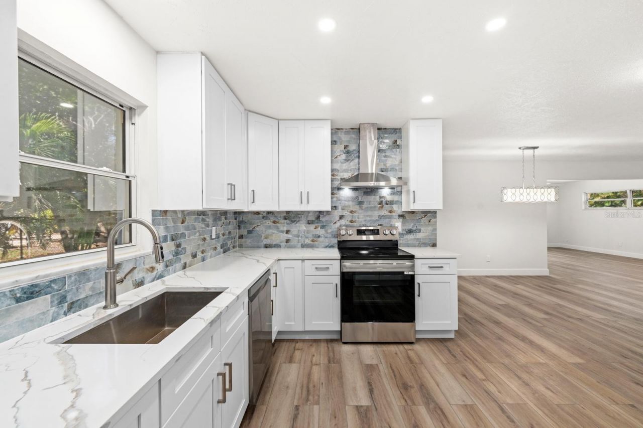 4540 Bayshore Boulevard Ne, Saint Petersburg, FL 33703 Photo