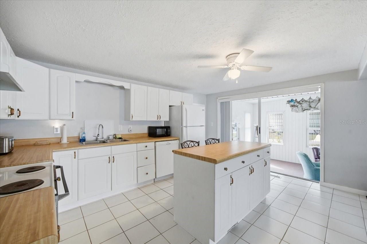 12305 Conde Drive , Brooksville, FL 34613 Photo