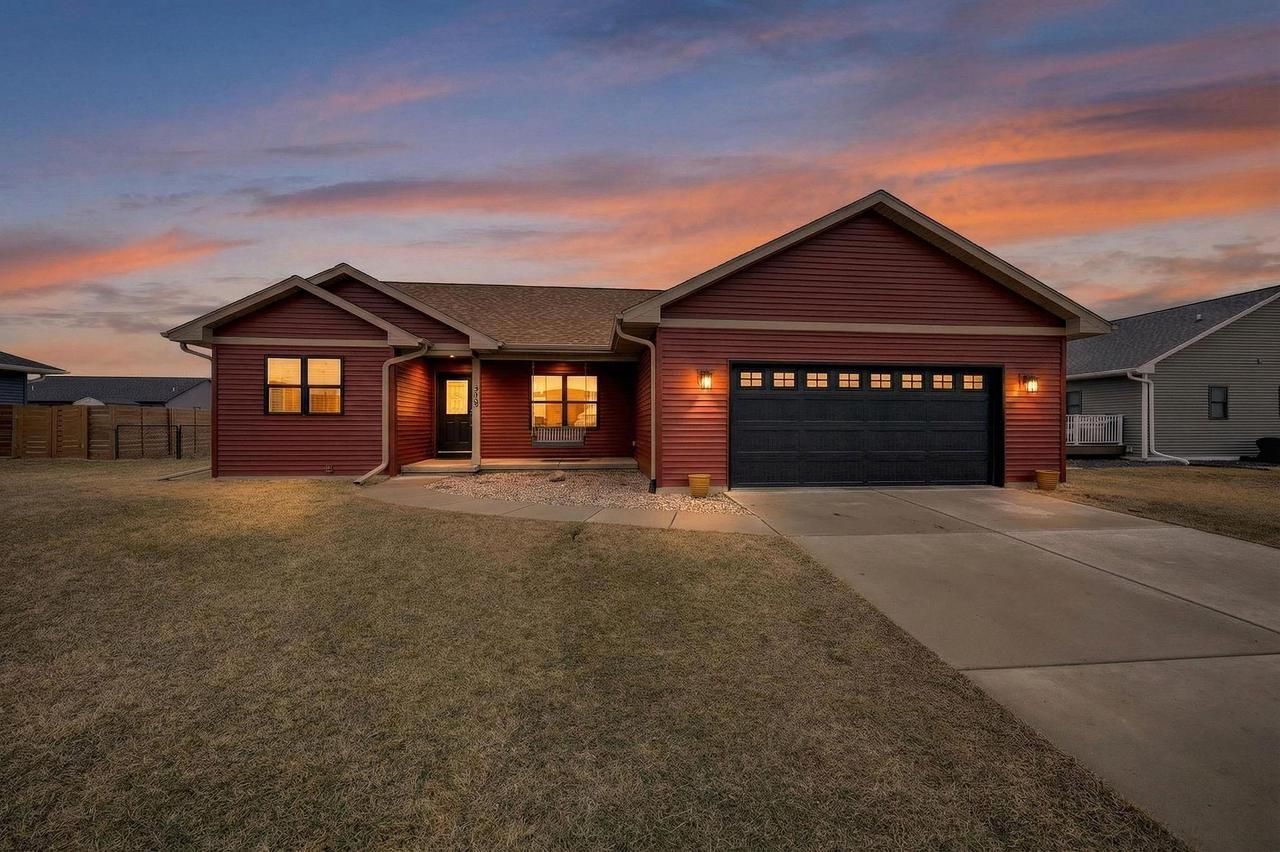 376 S 7th Street, Evansville, WI 53536 Main Photo