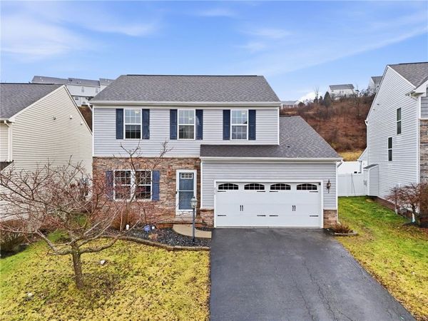 217 Heritage Dr, Oakdale, PA 15071