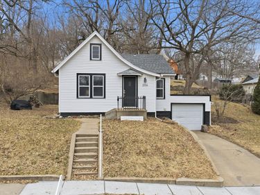 206 N HAZEL Street, GLENWOOD, IA 51534