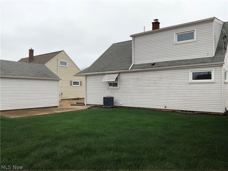 1127 Valleyview Avenue SW, Canton, OH 44710 Photo 3