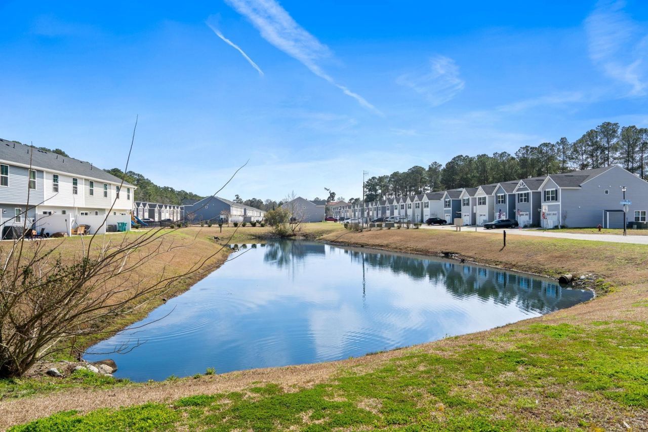 400 El Camino Dr. Photo 11