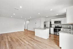 400 El Camino Dr. photo 4