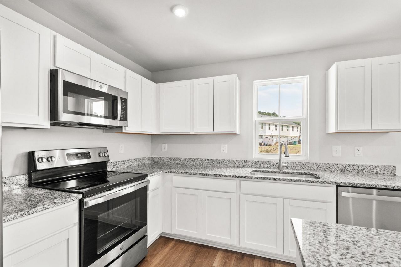 400 El Camino Dr. Photo 5