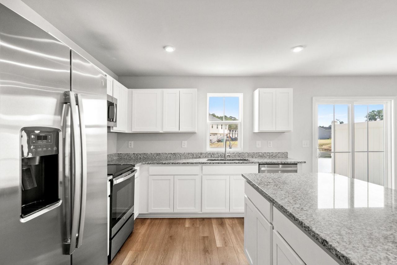 400 El Camino Dr. Photo 6