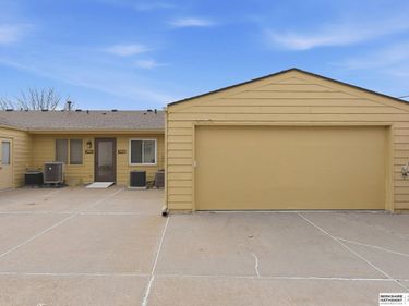 7904 Park Drive, Ralston, NE 68127