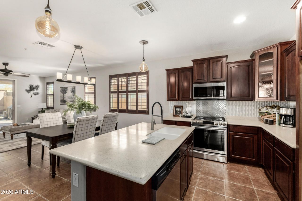 30087 N 72nd Avenue, Peoria, AZ 85383 Main Photo