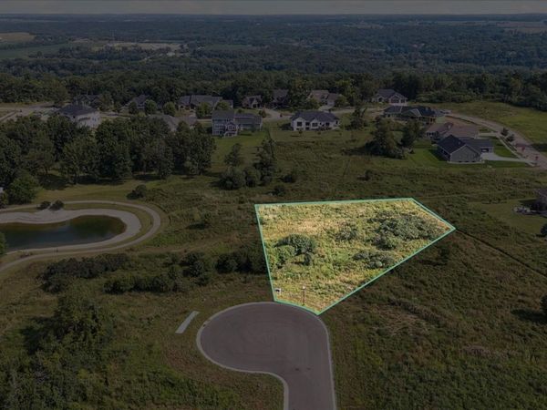 2868 Oakridge Court, Janesville, WI 53548