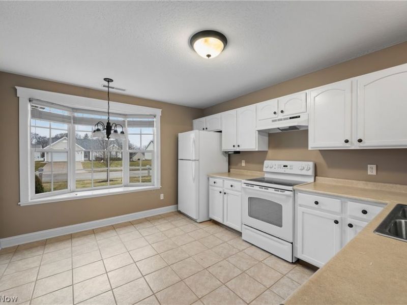 1458 Chesapeake Avenue, Louisville, OH 44641 Photo 12