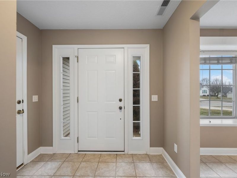 1458 Chesapeake Avenue, Louisville, OH 44641 Photo 2