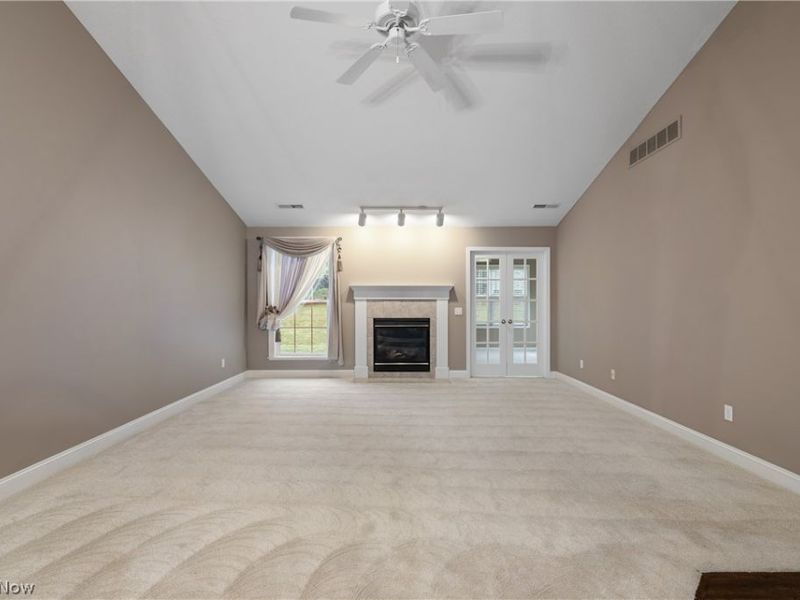 1458 Chesapeake Avenue, Louisville, OH 44641 Photo 4